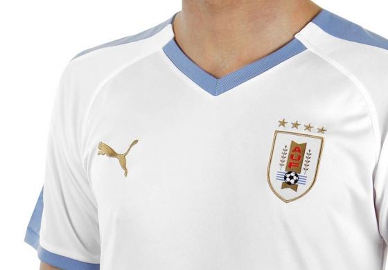 La FIFA pide que Uruguay retire de su escudo las dos estrellas olímpicas