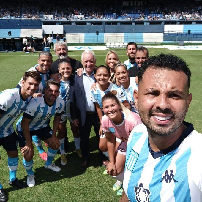 Relatores | Racing: Presentación de los planteles femenino y masculino