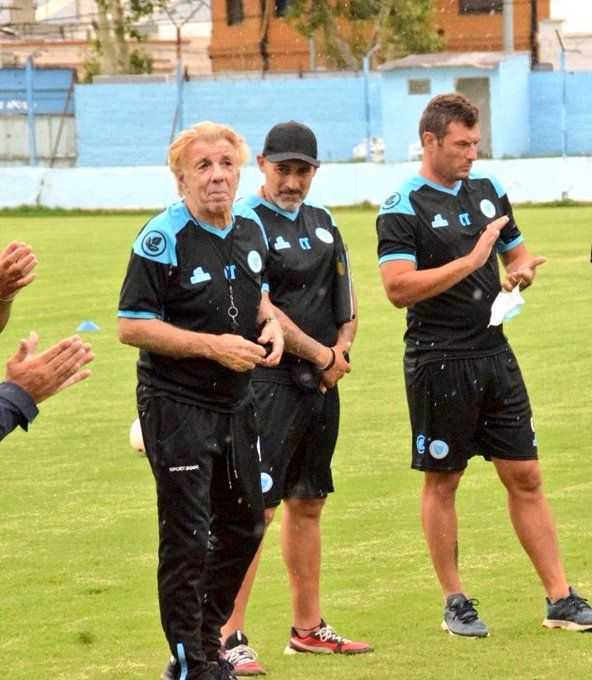 Primera B: Defensores Unidos de DT Mostaza Merlo, Fénix y