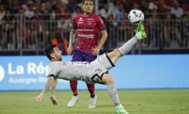 Messi brilla con un doblete para la goleada de PSG