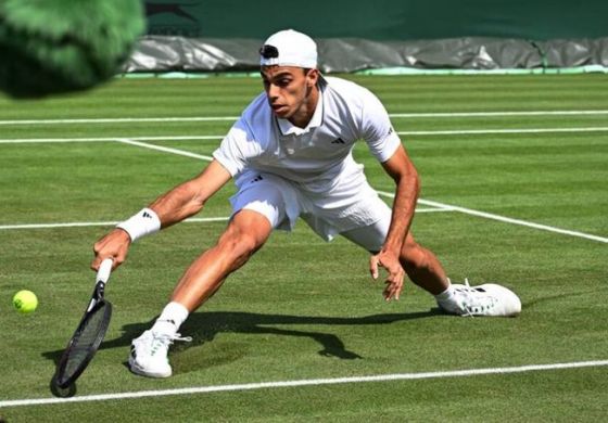 Cerúndolo arrancó bien, pero fue barrido por Borges y quedó afuera de Wimbledon
