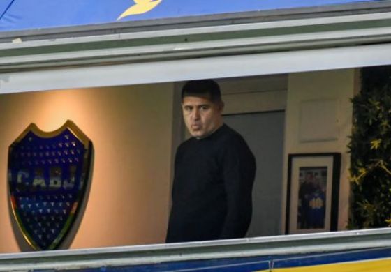 Juan Román Riquelme encabezó un encuentro con el plantel profesional