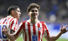 Con aportes goleadores de Julián Álvarez y Alexis y con Taty Castellanos y el 'Flaco' López en la pulseada por ser el tercer nueve