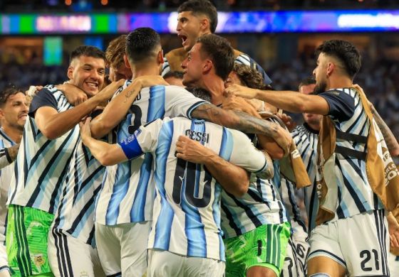 Argentina sobrevivió a un partidazo y dejó afuera a Cabo Verde