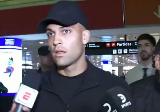 Los jugadores de la selección arribaron al país y se refirieron al retiro de Messi
